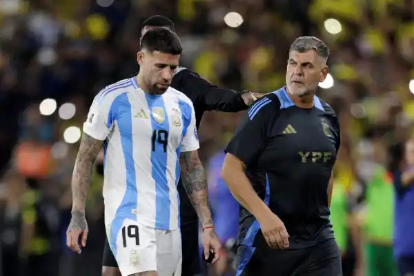 La insólita regla de la FIFA que deja a Otamendi afuera del debut en el Mundial tras su expulsión