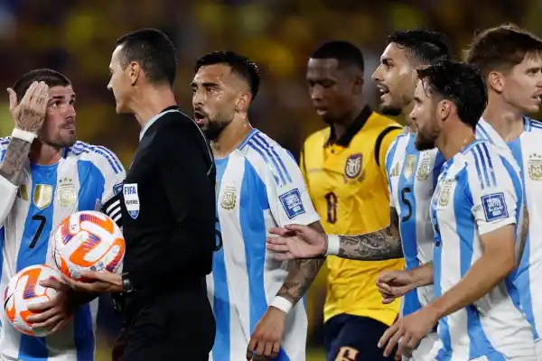 Por qué la Selección Argentina perdió el primer puesto del ranking FIFA tras la caída en Ecuador