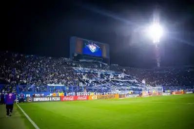 La drástica decisión que tomaron Racing y Vélez tras los incidentes en Independiente- U de Chile