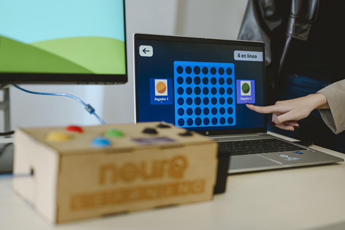 INNOVACIÓN TECNOLÓGICA. El proyecto será probado en instituciones educativas antes de fin de año. / CLARIN