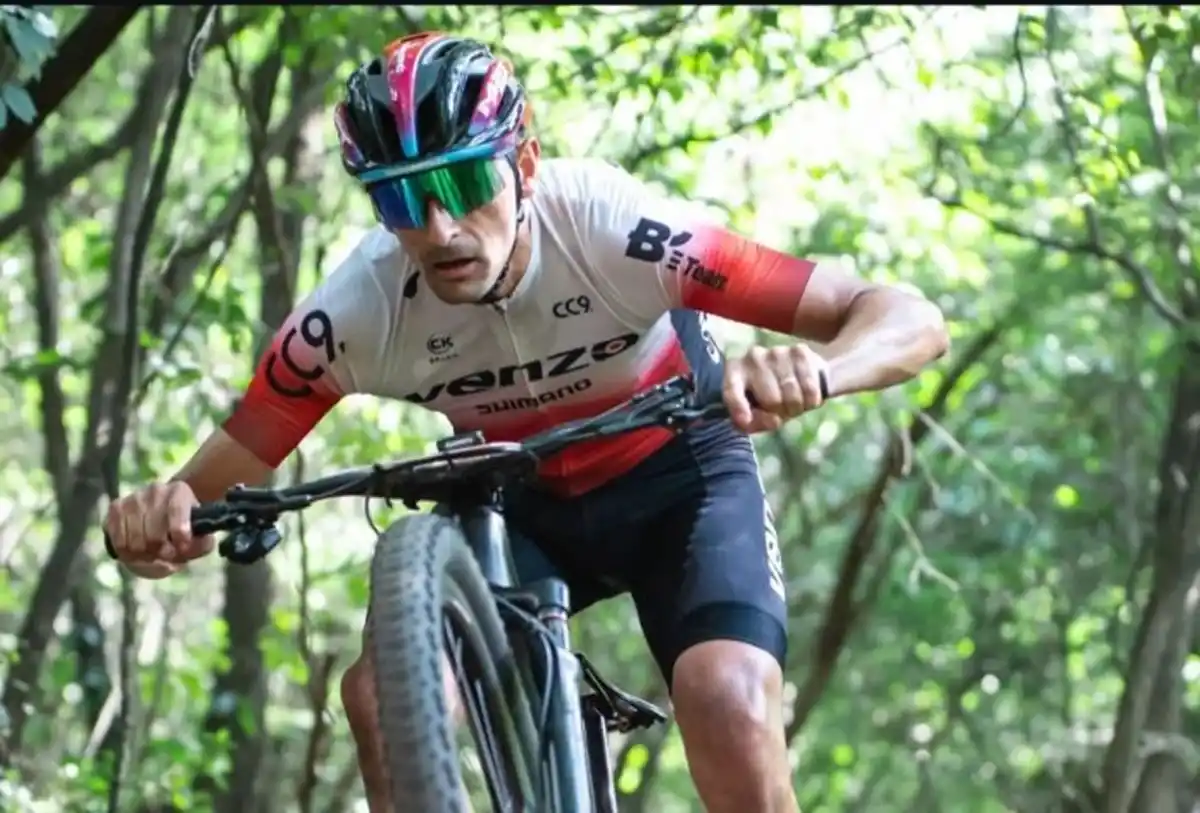 Un lema que une a ciclistas y conductores: la historia detrás del accidente de Cheo Hernández