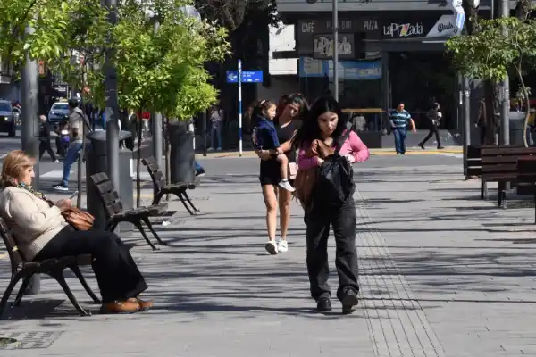 Calor sofocante, cielo cargado y tormentas inminentes: así cambiará el tiempo en Tucumán