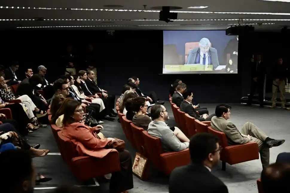 AUSENCIAS. Bolsonaro y el resto de los acusados no comparecieron ante el tribunal en Brasilia, que delibera en audiencias públicas hasta mañana.