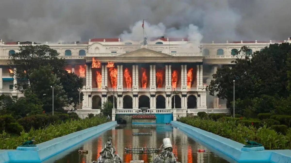 PROTESTAS EN NEPAL. Las manifestaciones están protagonizadas por jóvenes de la Generación Z que reclaman contra la corrupción y la prohibición de redes sociales.