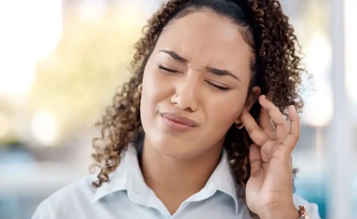 El habitual pitido en el oído puede tener un origen relacionado a la salud mental.