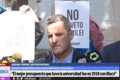Cruces entre docentes y Mariano Campero durante la protesta contra el veto de financiamiento universitario