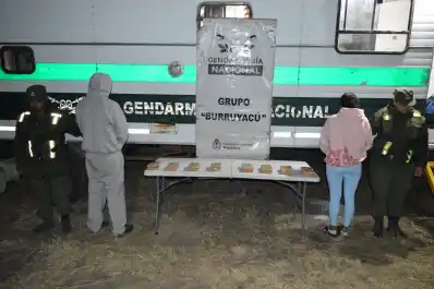 En 7 de abril: viajaban en ómnibus con ocho kilos de cocaína adosados al cuerpo