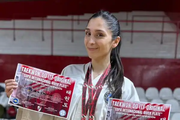 Karla Castro clasificó a cinco mundiales de Taekwondo ITF, nunca pudo viajar y ahora busca sponsors para cumplir su sueño