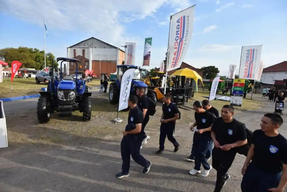 UNA TRADICIÓN. Las maquinarias también coparon la atención en el predio ruralista de Cebil Redondo.