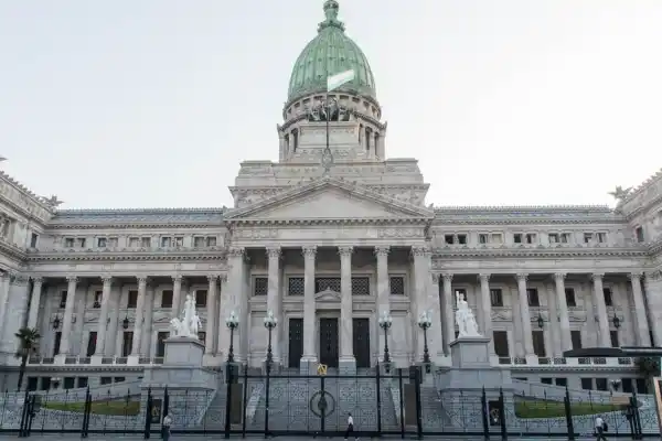 Pulseada en Diputados por los vetos de Milei