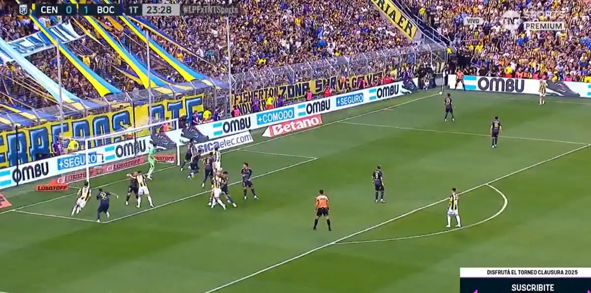 Ángel Di María marcó un gol desde el córner.