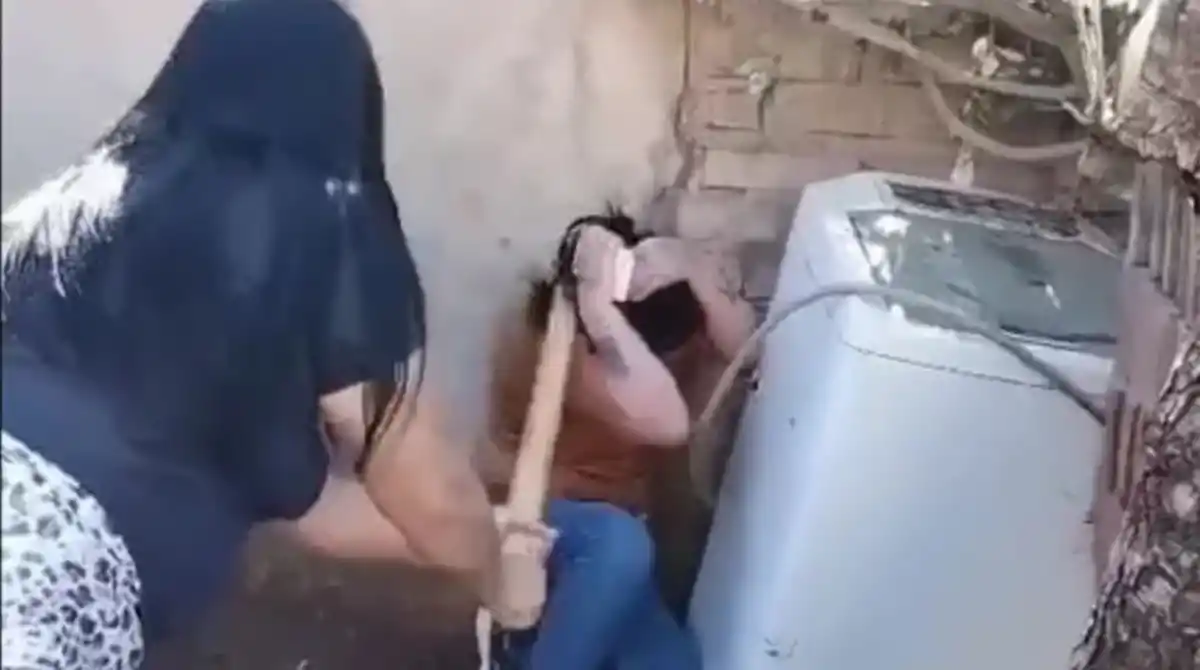 Neuquén: atacaron con molotovs, ladrillazos y palazos a la madre de un adolescente asesinado