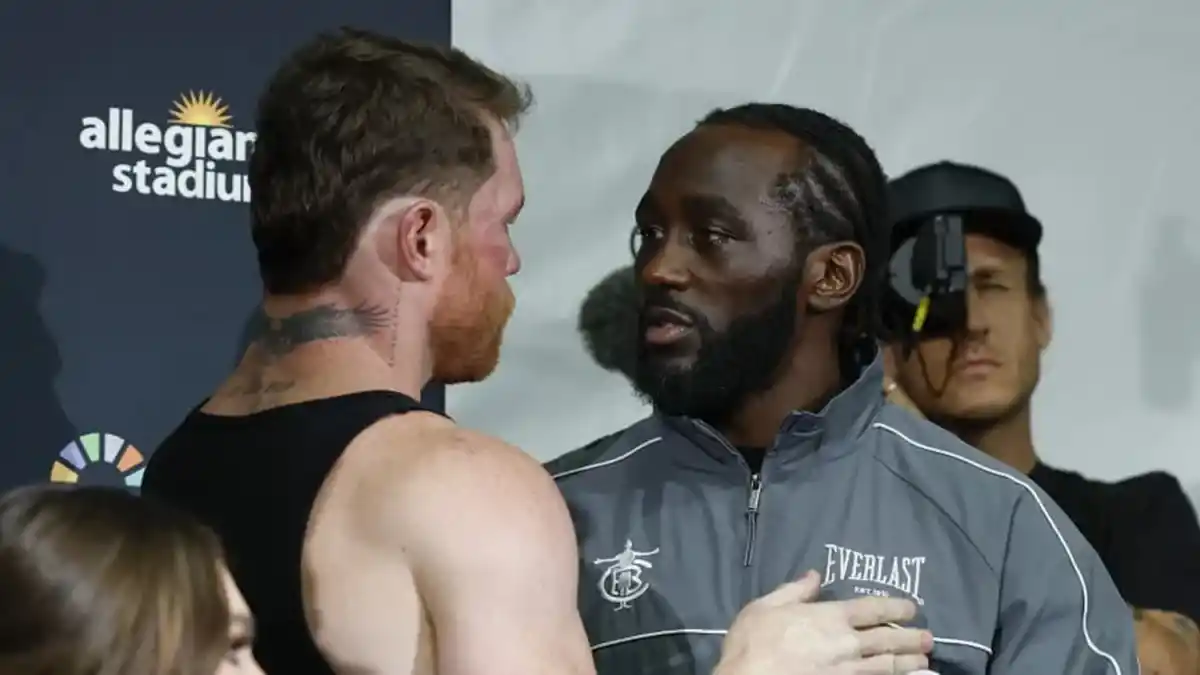 Terence Crawford le devolvió los cinturones a Canelo Álvarez.