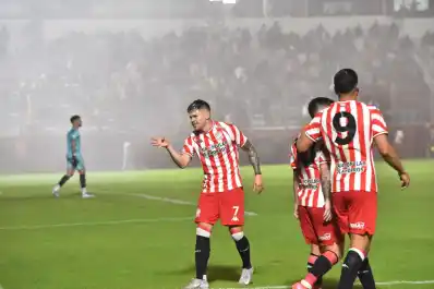 San Martín de Tucumán se reencontró con su esencia y goleó por 4-0 a un Atlanta sorprendido