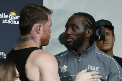 El noble gesto de Terence Crawford con Canelo tras arrebatarle todos los cinturones