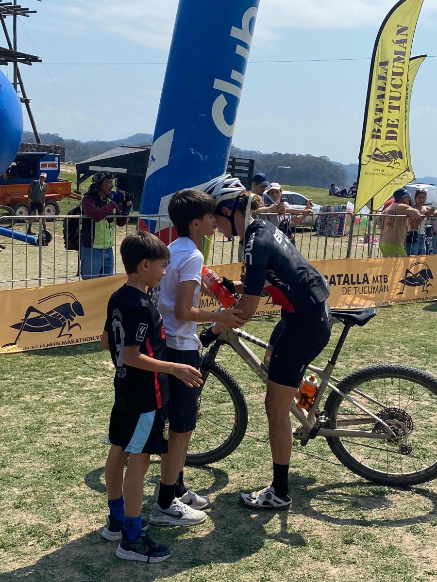 Bici, cerros y mucho sol en el Batalla de Tucumán
