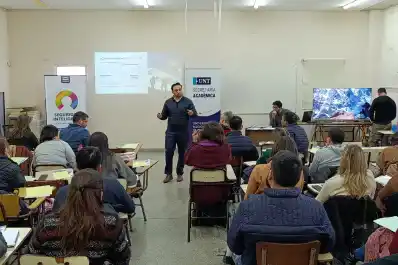 Tucumán celebra el Día del Profesional Universitario con la jornada “Pensar el presente, liderar el futuro”