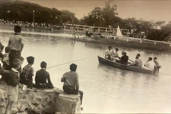 Recuerdos fotográficos: 1961. El lago San Miguel nace con botes y pesca infantil