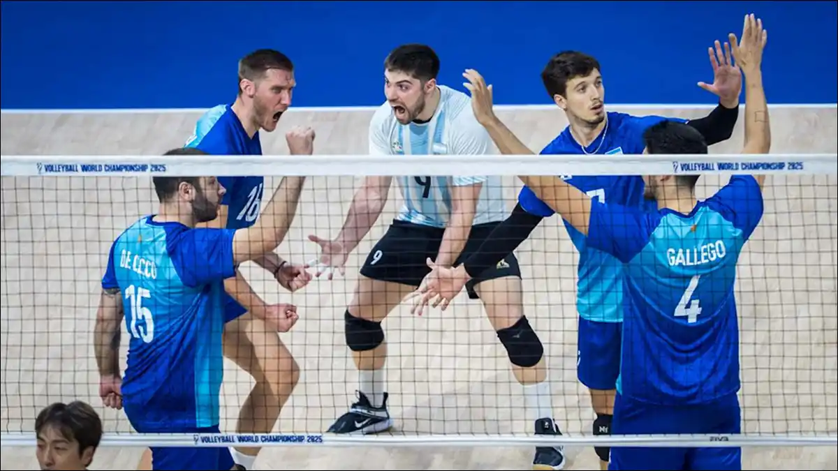 ARGENTINA CELEBRA. El seleccionado masculino de vóley superó 3-1 a Corea del Sur y quedó muy cerca de los octavos de final en el Mundial de Filipinas.