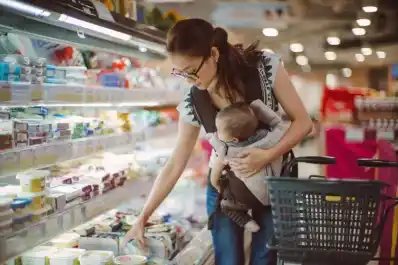 Se necesitaron más de $557.000 en octubre para mantener a un hijo, según el Indec