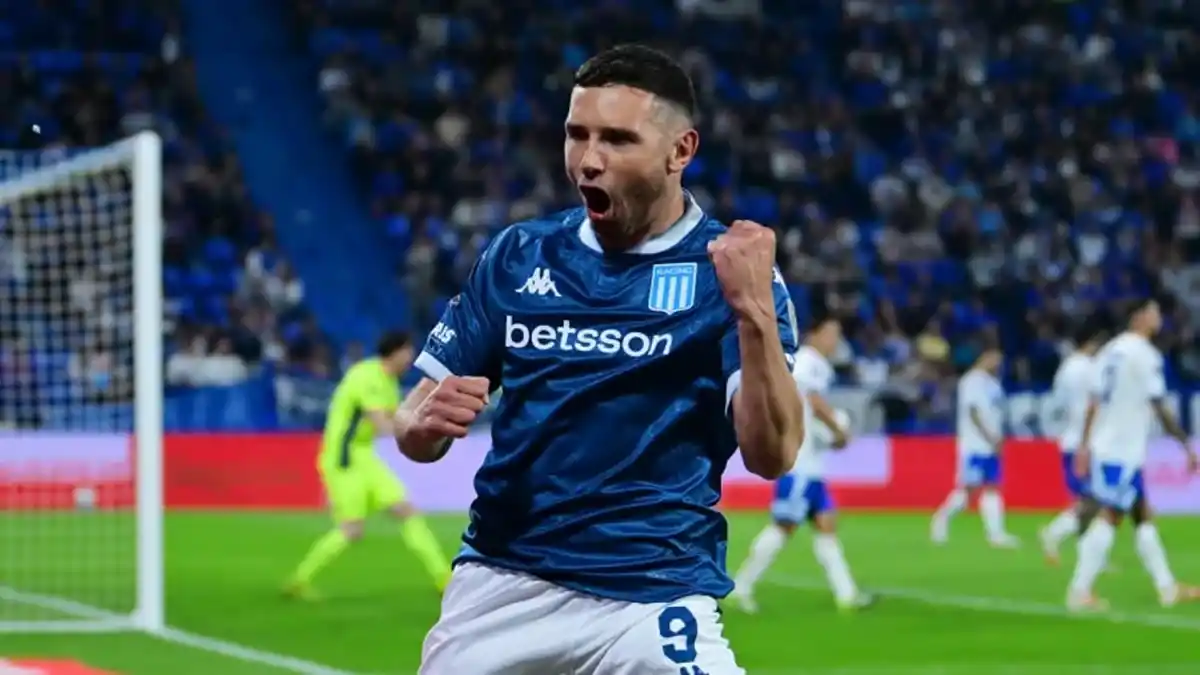 Adrián Martínez anotó el gol de Racing.