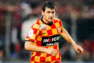 Dolor en Serbia: falleció Dejan Milovanović, ex capitán del Estrella Roja, tras desvanecerse en un partido