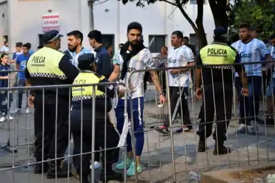 El operativo policial para Atlético-River contaría con 900 efectivos; River pidió 300 entradas para Los Borrachos del Tablón