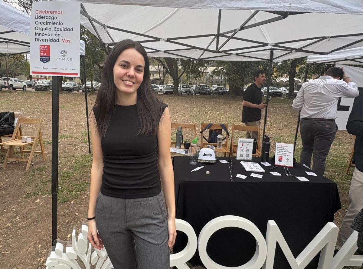 OTRO STAND BASTANTE POPULAR. Bernardita juez perez, de recursos humanos de Romar, contó que es lo que valoran de los posibles candidatos. / LA GACETA, VICTORIA REINOSO