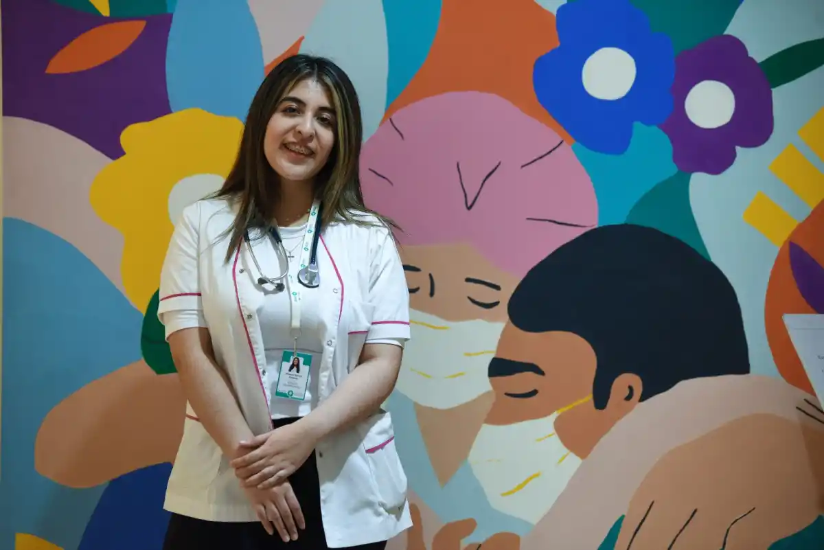 RESIDENTE RECIÉN GRADUADA. A los 25 años, Ximena Anael Álvarez hace guardias en pediatría y neonatología con un objetivo profesional claro. / LA GACETA, ANALÍA JARAMILLO