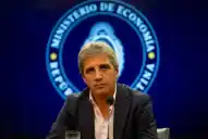 Caputo llegó a Washington y se reunirá con Bessent para definir la ayuda financiera para la Argentina