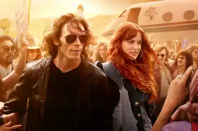 Prime Video conquista con “Todos quieren a Daisy Jones”: música, drama y los ’70 en su máxima expresión