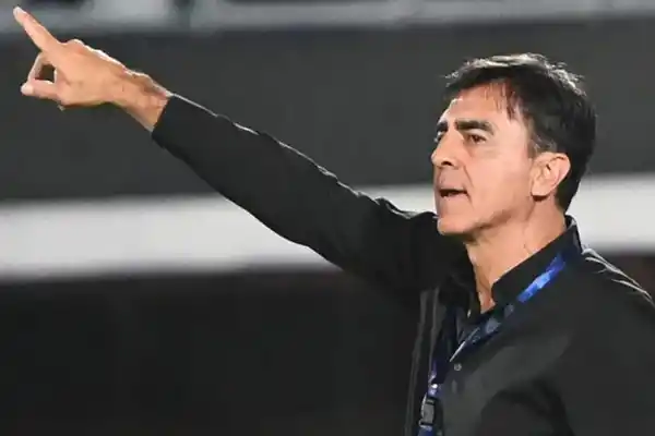 De Newell’s a la selección boliviana y campeón con Vélez: quién es Gustavo Quinteros, DT de Independiente