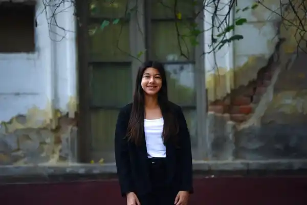 Con curiosidad y un anillo amuleto, logró el mejor promedio de Medicina de la UNT