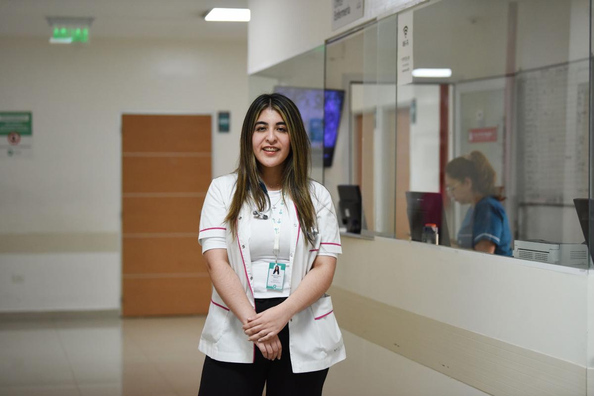 VOCACIÓN POTENTE. La mejor estudiante de la San Pablo-T heredó el amor por la pediatría de su mamá, también médica ya fallecida. / LA GACETA, ANALÍA JARAMILLO