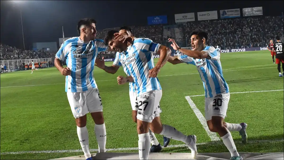 GOL DE DÍAZ. De penal, Loco hizo de las suyas y marcó el 2-0 para Atlético