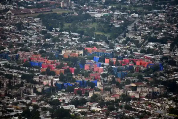De sus 309 barrios, la Capital se reduciría a 20 distritos
