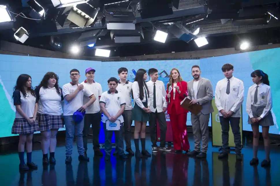 LOS SEMIFINALISTAS. Las cinco parejas mostraron talento, emoción y amor por la historia y la cultura provincial.