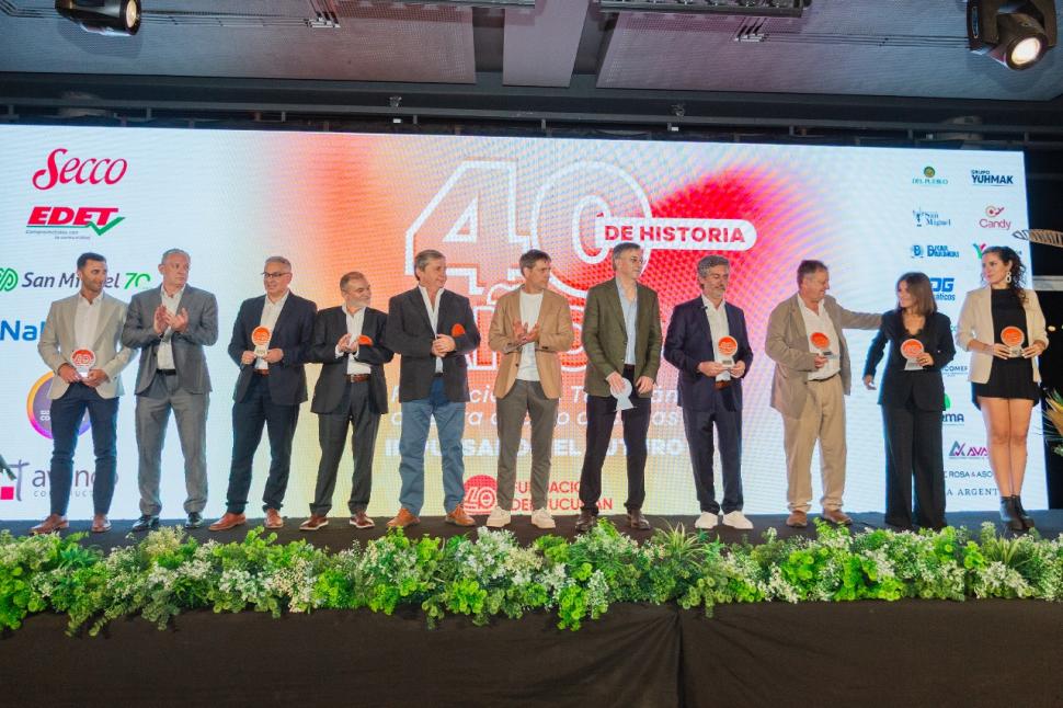 EN PLENO. El Consejo Directivo de la Fundación del Tucumán.