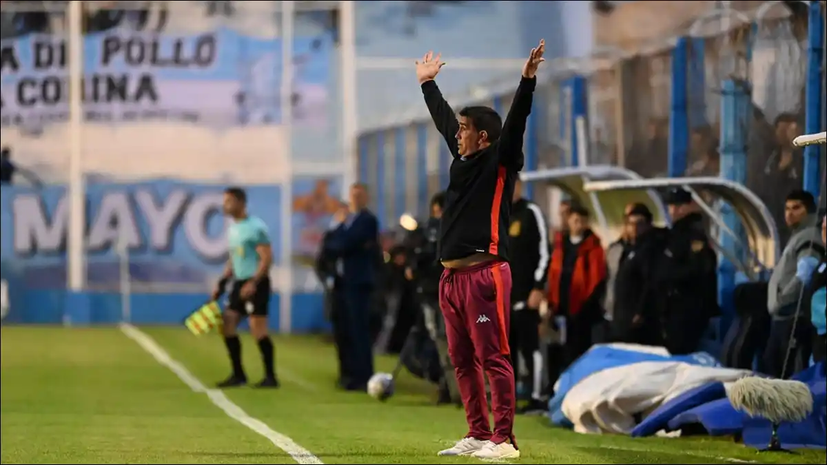 MIRADA AL FUTURO. Campodónico pidió autocrítica y aseguró que las últimas dos fechas serán claves para sostener las aspiraciones de San Martín.