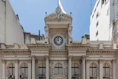 Las tres vías que se le presentan a Milei para corregir el rumbo del dólar