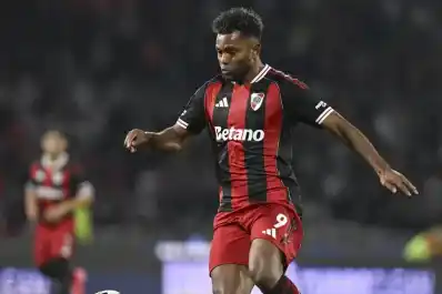 Miguel Borja no pateó al arco en la derrota de River contra Atlético Tucumán