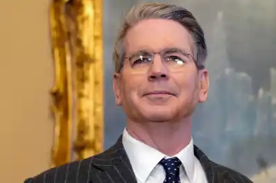 La embajada china en Argentina cruzó al Secretario del Tesoro de EEUU: Mentalidad de la Guerra Fría