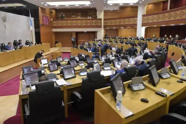 La Legislatura sesionará este jueves por el pedido de licencia del Gobernador Jaldo