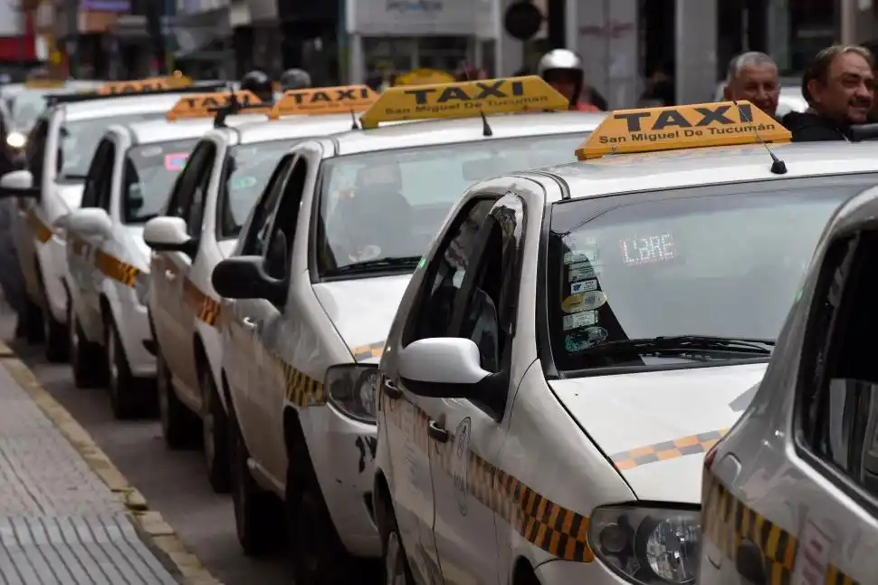Articulan acciones para mejorar la calidad del servicio de taxis en la capital