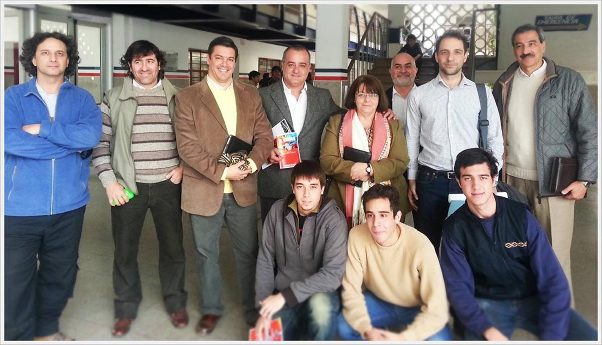 AÚN EN LA SECUNDARIA. Thomas Coronel recuerda cómo, aún en la secundaria, lo impactó una charla de Emiliano Kargieman, CEO de Satelogic, sobre satélites de observación de la Tierra. / CORTESÍA THOMAS CORONEL