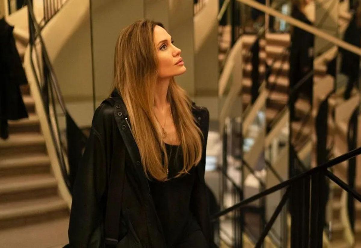 PROTAGONISTA. Jolie usó su experiencia personal para “Couture”.