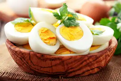 Salud cardíaca: cuántos huevos comer por día y por semana para evitar colesterol alto