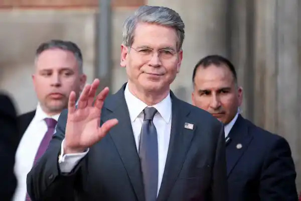 EEUU intensificó el apoyo financiero a Argentina: habrá una reunión clave entre Bessent y Caputo