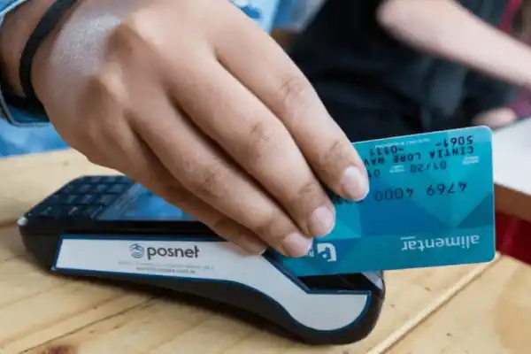 El Gobierno provincial reforzó la Tarjeta Alimentar, que llega a $50.000