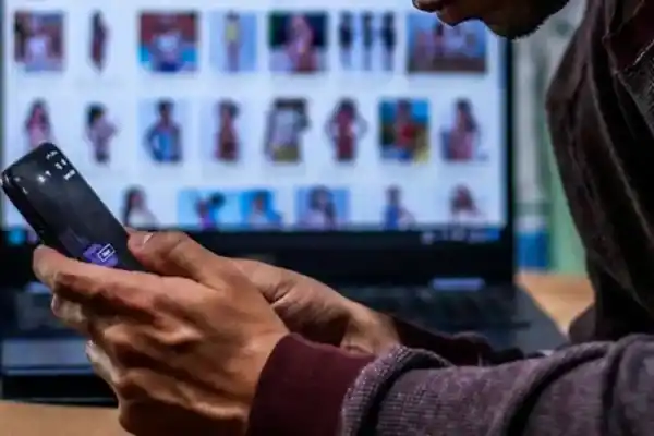 Córdoba: llevan a juicio a joven por difundir fotos sexuales de sus compañeras,  alteradas con IA